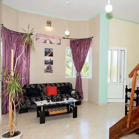Hétvégi ház Luxurious House Kíszamosz