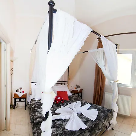 Hétvégi ház Luxurious House Kíszamosz